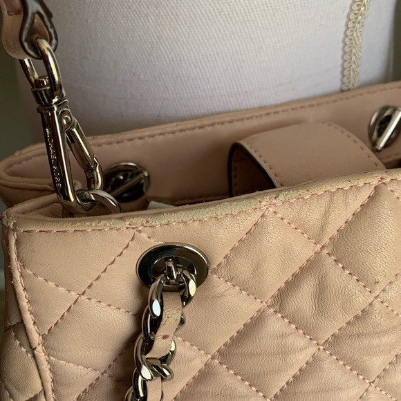 Michael Kors Shoulder Crossbody Bag Size 8L x 10W x 5D - Picture 5 of 17